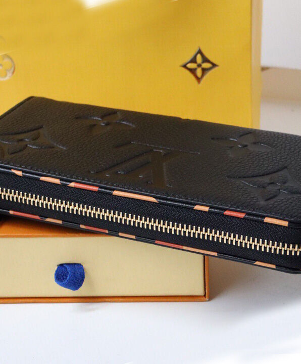 Louis Vuitton Wallet Zippy Wallet M80680 Black