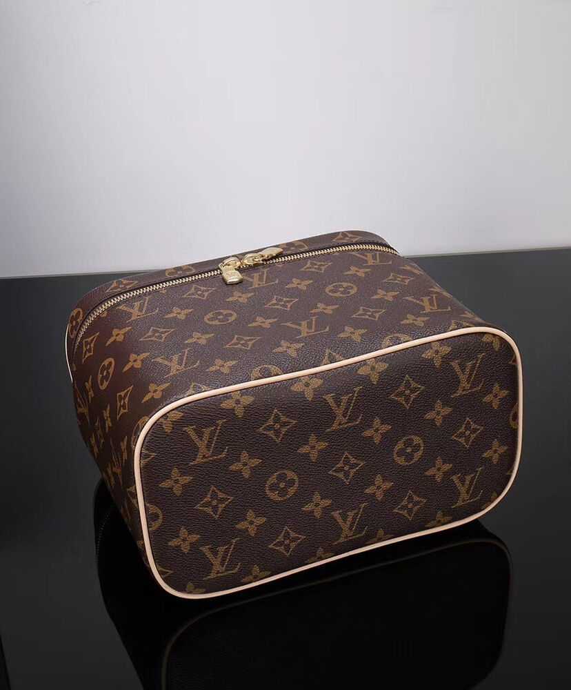 Louis Vuitton Nice BB M42265 Brown