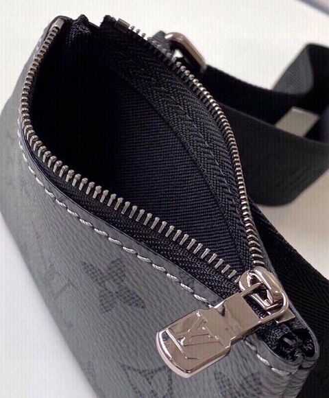 Louis Vuitton Trio Messenger M69443 Black