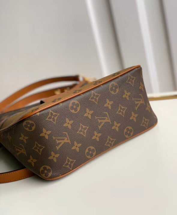 Louis Vuitton Hobo Dauphine PM M45194 Brown