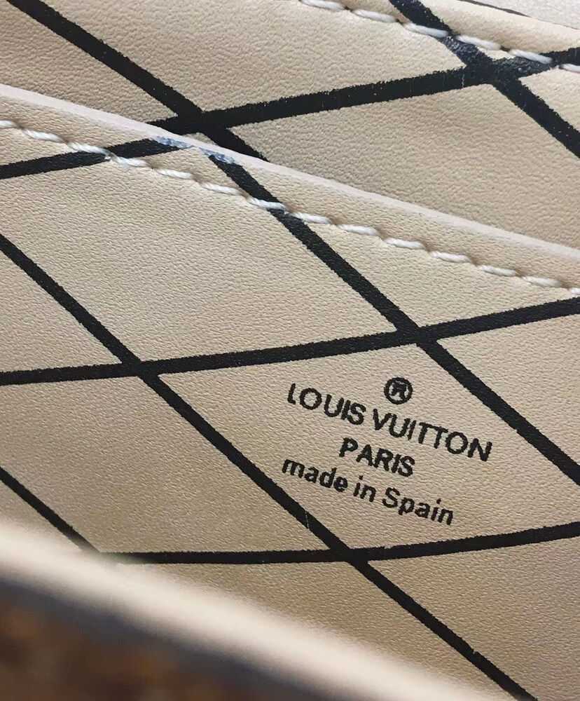 Louis Vuitton Pochette Trunk Verticale M67873 Apricot