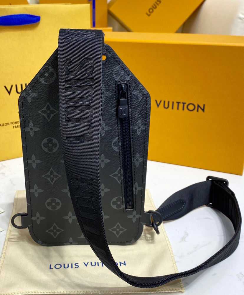 Louis Vuitton Saumur Slingbag M45912 Black