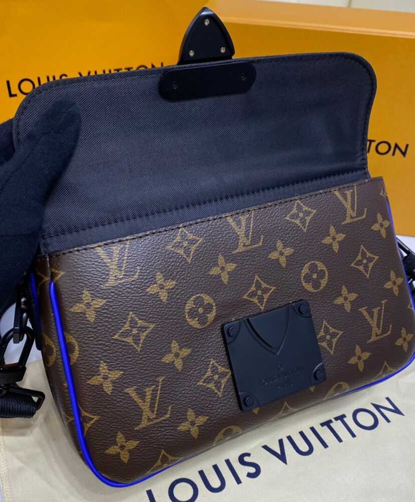 Louis Vuitton S Lock Messenger M45806 M45863