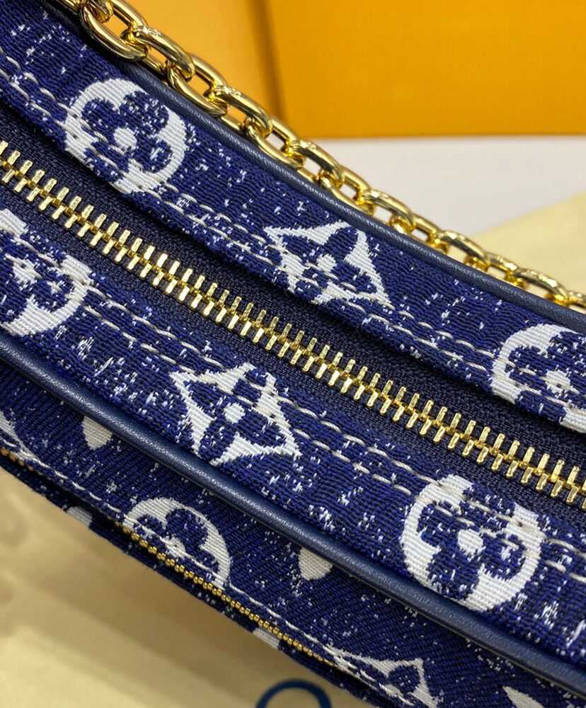 Louis Vuitton Loop M81166 Blue