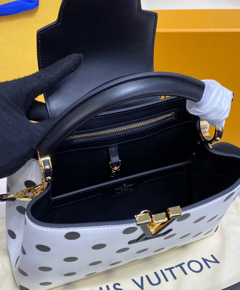 Louis Vuitton Capucines BB M20373 White