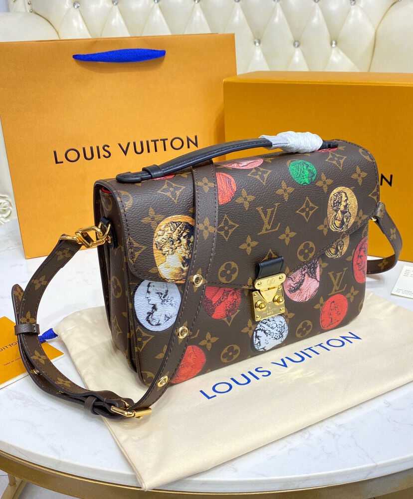 Louis Vuitton Pochette Metis M59257 Brown