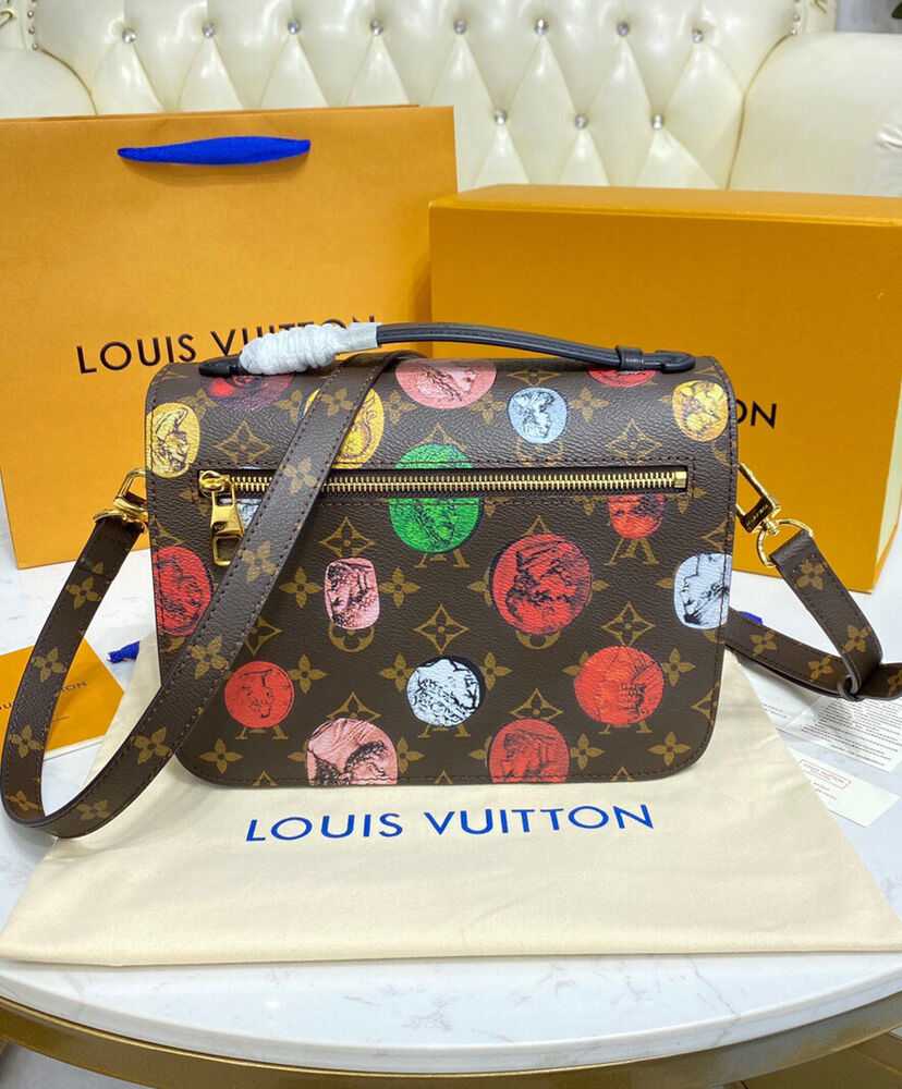 Louis Vuitton Pochette Metis M59257 Brown