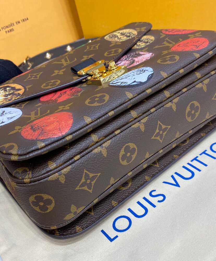 Louis Vuitton Pochette Metis M59257 Brown