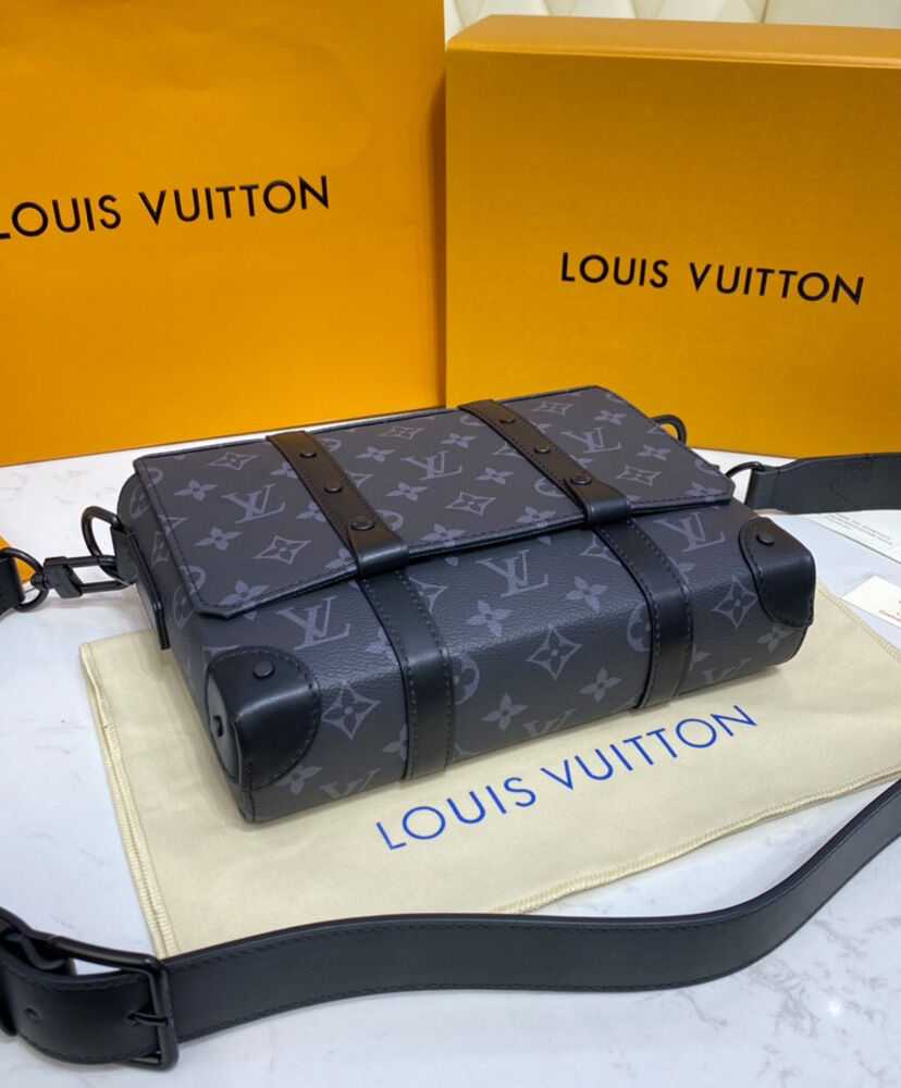 Louis Vuitton Trunk Messenger M45727 Black