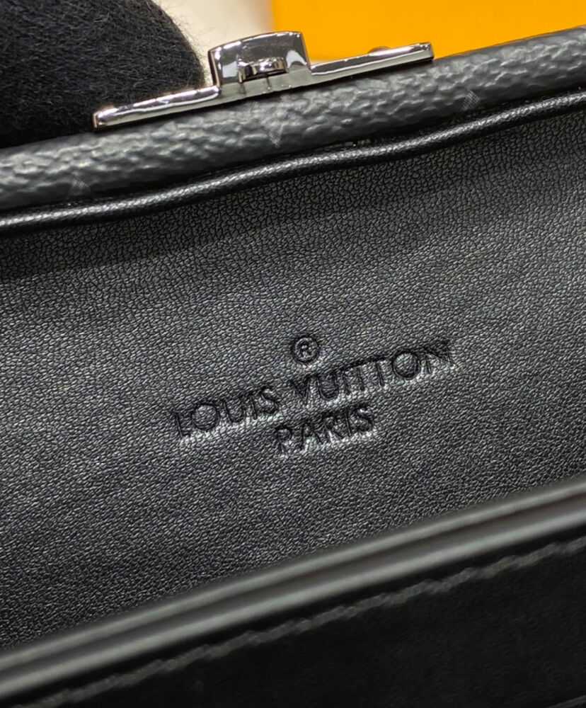 Louis Vuitton Wallet Trunk M20250 Black