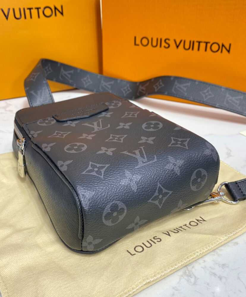 Louis Vuitton Outdoor Slingbag M30741 Black